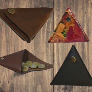Monedero Triangulo Con Broche Cuero Chileno